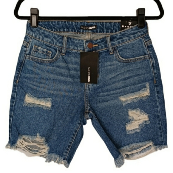 FASHION NOVA This Time Around Medium Distressed Bermuda Denim Shorts 0 (XS) NWT - Picture 2 of 10